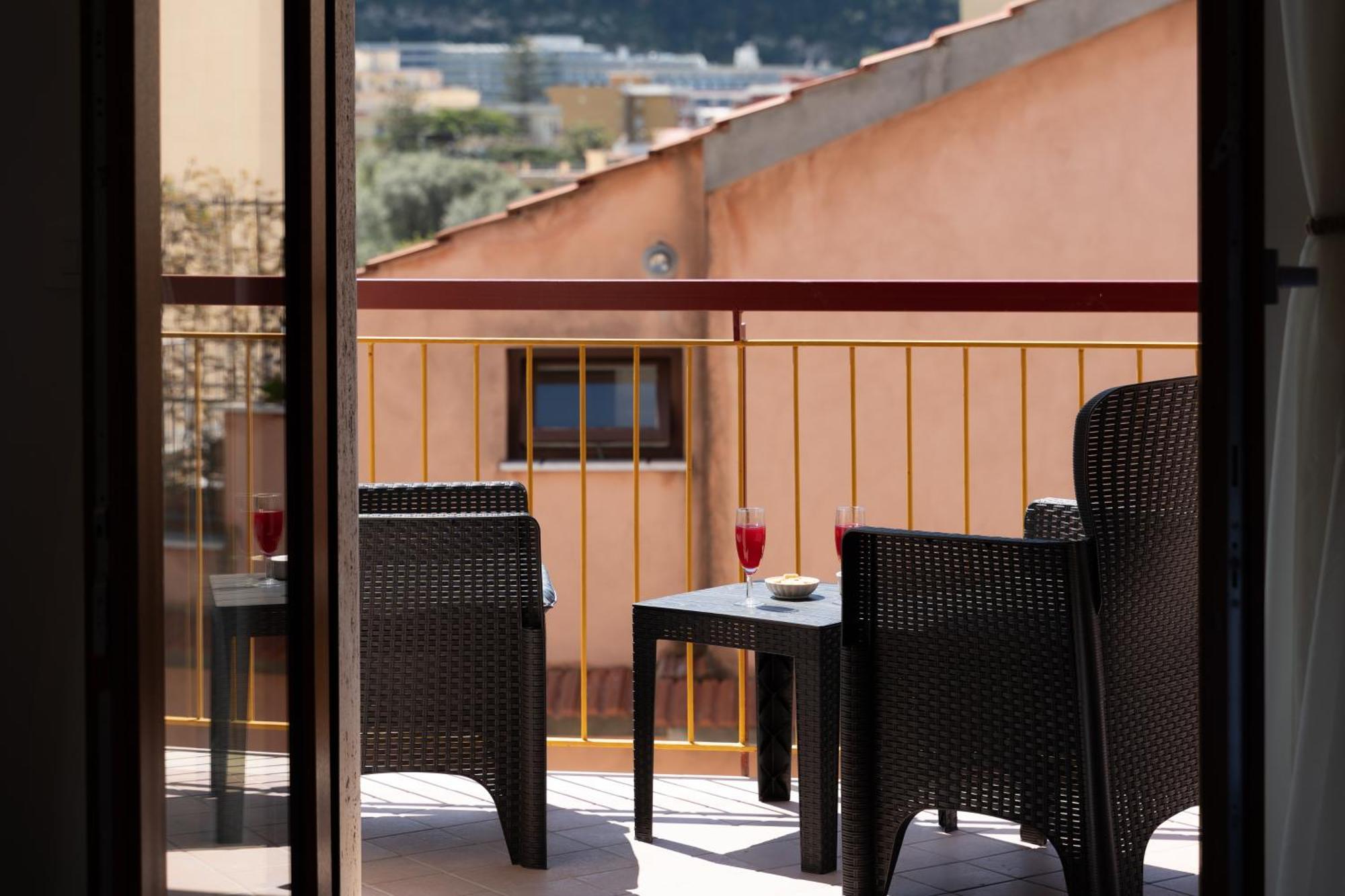 Mifra Suites Sorrento Eksteriør billede